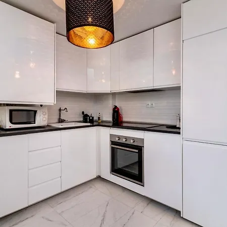 Lejlighed Lovely 3-bedroom 350 M Walk To The Marbella