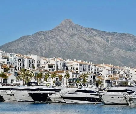 Lovely 3-bedroom 350 M Walk To The Lejlighed Marbella